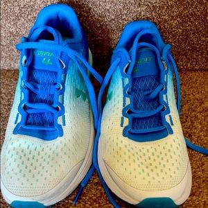 Brand new Under Armour girls sneakers size 3.5